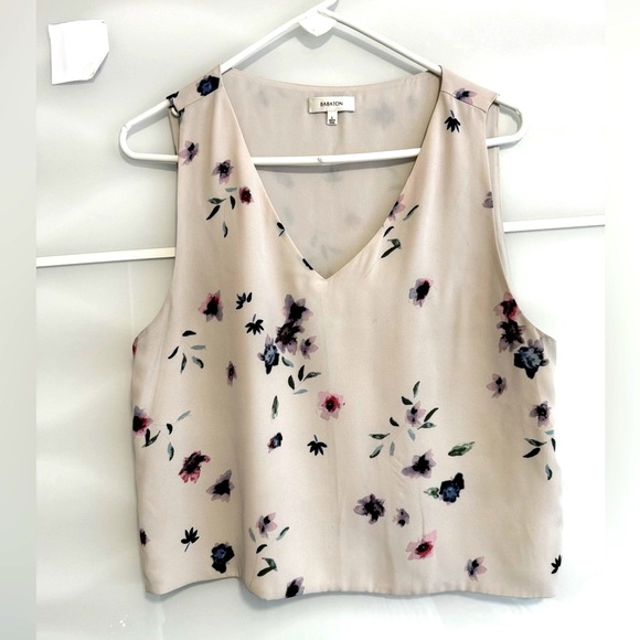 Babaton Tops - Babaton aritzia Murphy blouse taupe grey floral purple size L FLAW top tank